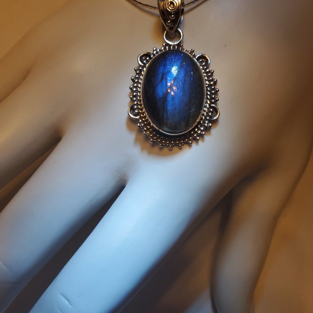 LABRADORITE   STERLING  SILVER  PENDANT. - Picture 8 of 10